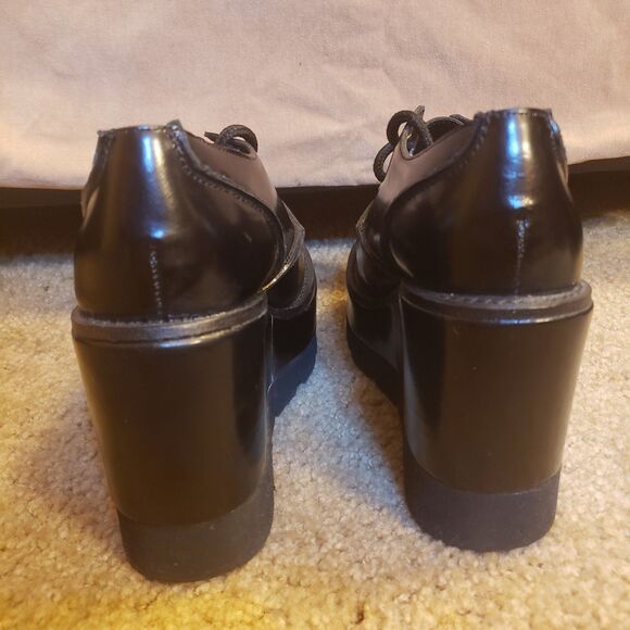 NEW-NOT IN BOX Jeffrey Campbell Chuncky
Platform Oxford.
Color: Black
Size: 7 - Picture 2 of 8